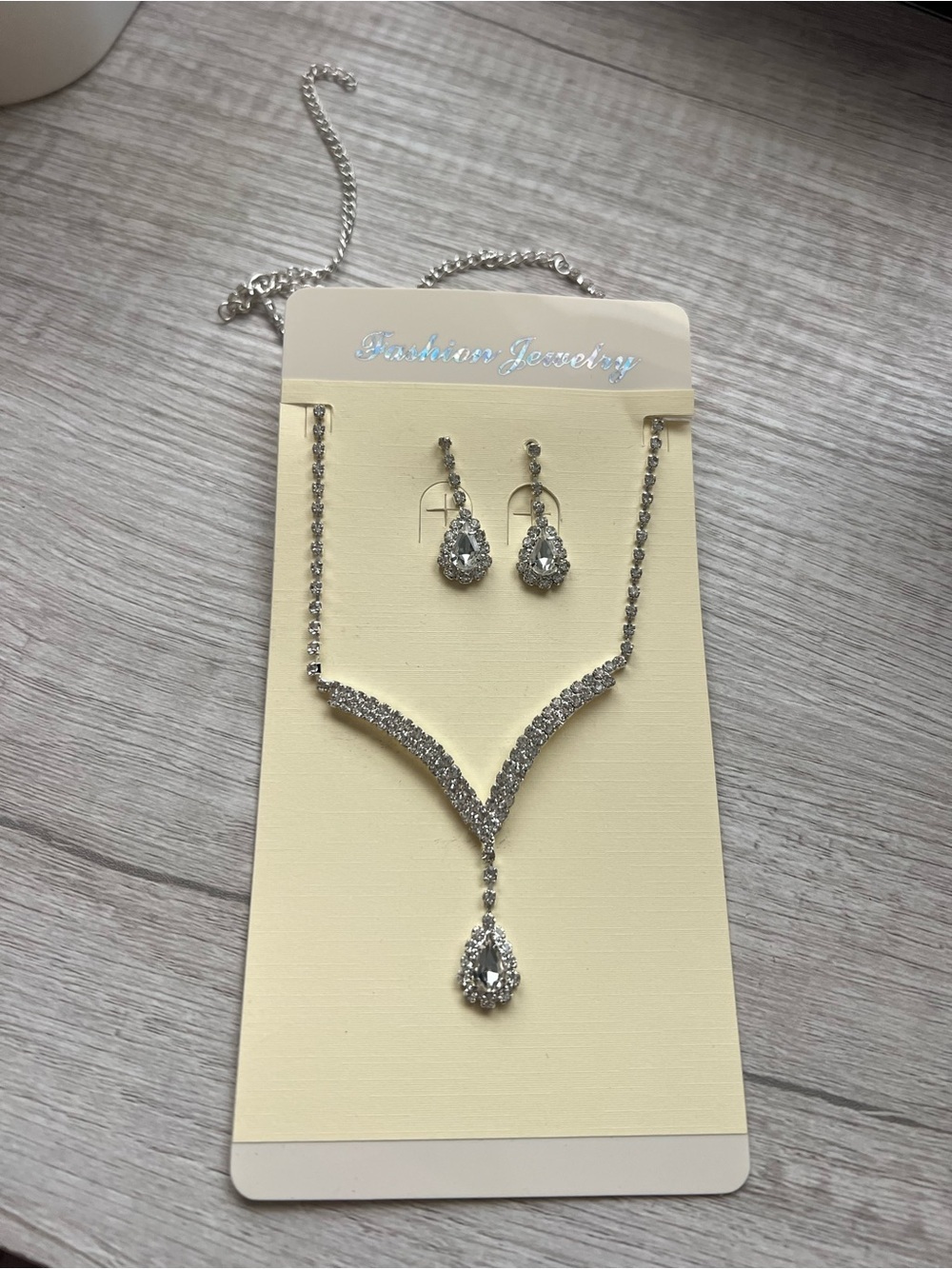 Fashion Jewelry Silver Teardrop Crystal Necklace and Earring Set - Picture 2 of 4